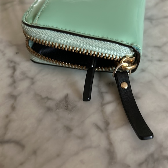 KATE SPADE patent leather wallet - Picture 4 of 10